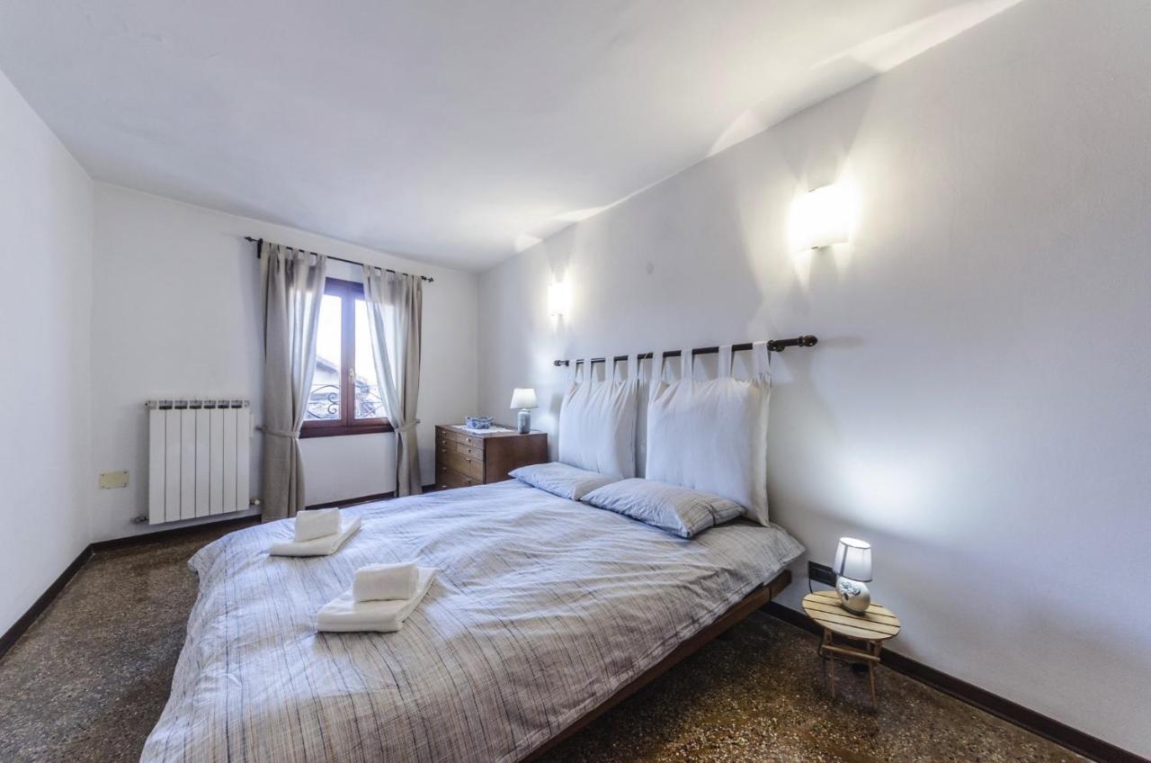 Maurizio House - Near The Train Station Apartman Velence Kültér fotó